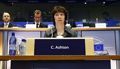 Catherine Ashtonová pi výslechu europoslanc